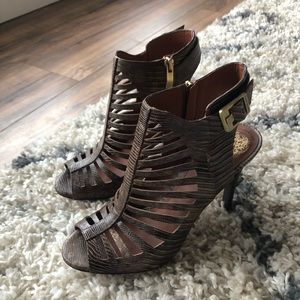 Vince Camuto heels - never worn